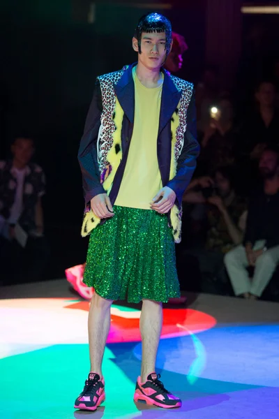 Look 28